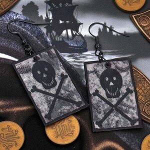 5 For $25💫Cool Skull Earrings